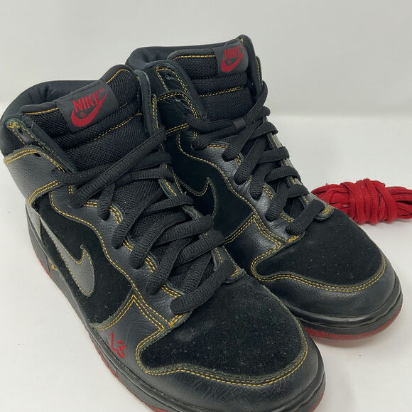 2004 Nike SB Dunk High Unlucky 13 Black Red 305050-001 Size US 9.5 - Picture 1 of 12